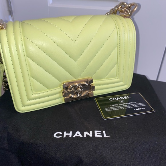 *RARE* Small Chanel Boy Flap Bag Chevron Lambskin - Picture 2 of 9